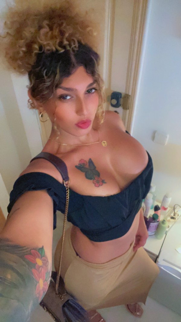 Dulce chica transexual súper discreta Mís fotos son reales 100%