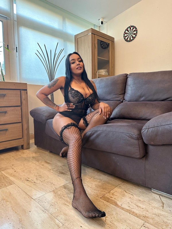 MORENA DE ENSUEÑO SEXY LATINA