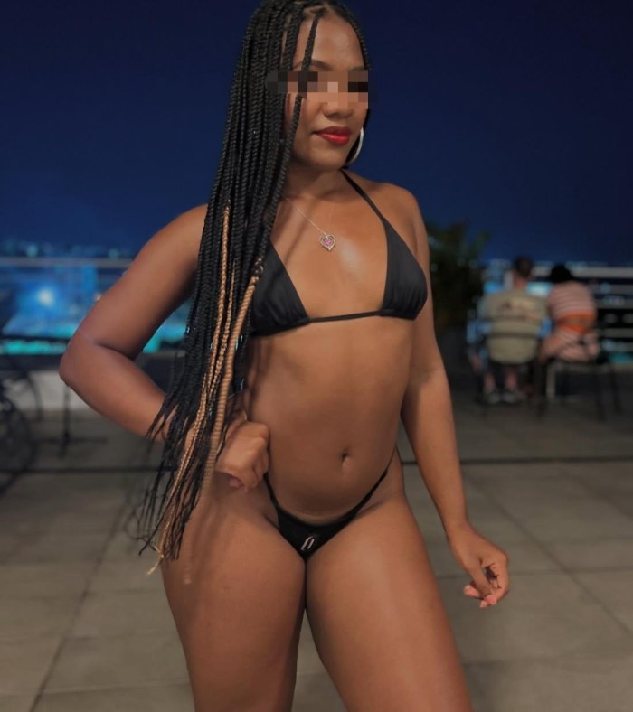 Morena extrovertida