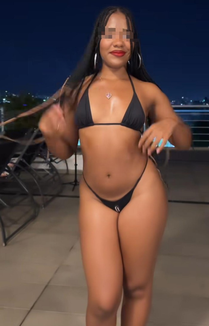 Morena extrovertida