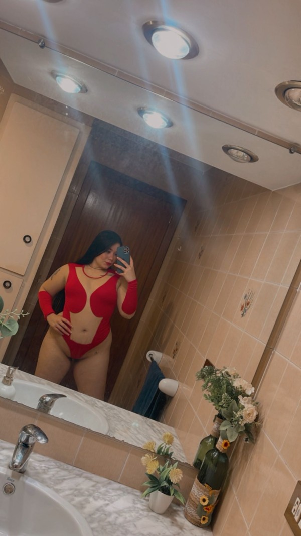 LATINA CON LENGUA JUGUETONA//PACK DE HORAS