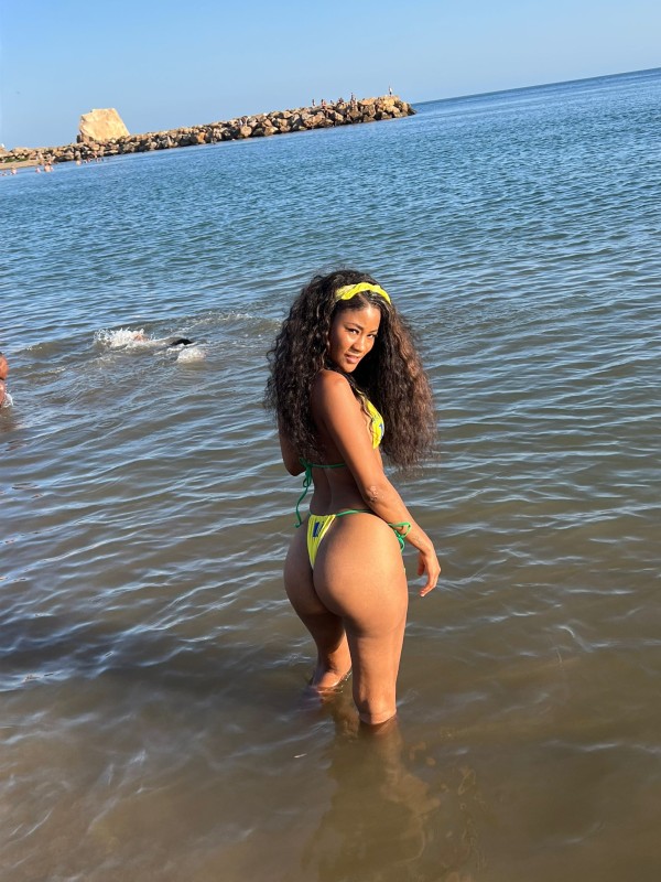 LINDA FLAQUITA MULATA BELLA CARIÑOSA Y DIVERTIDA EN CUENCA