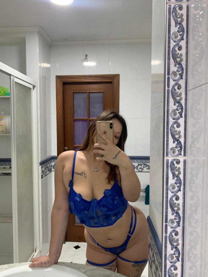 TU DIOSA CALIENTE CACHONDA Y MUY EXCITANTE