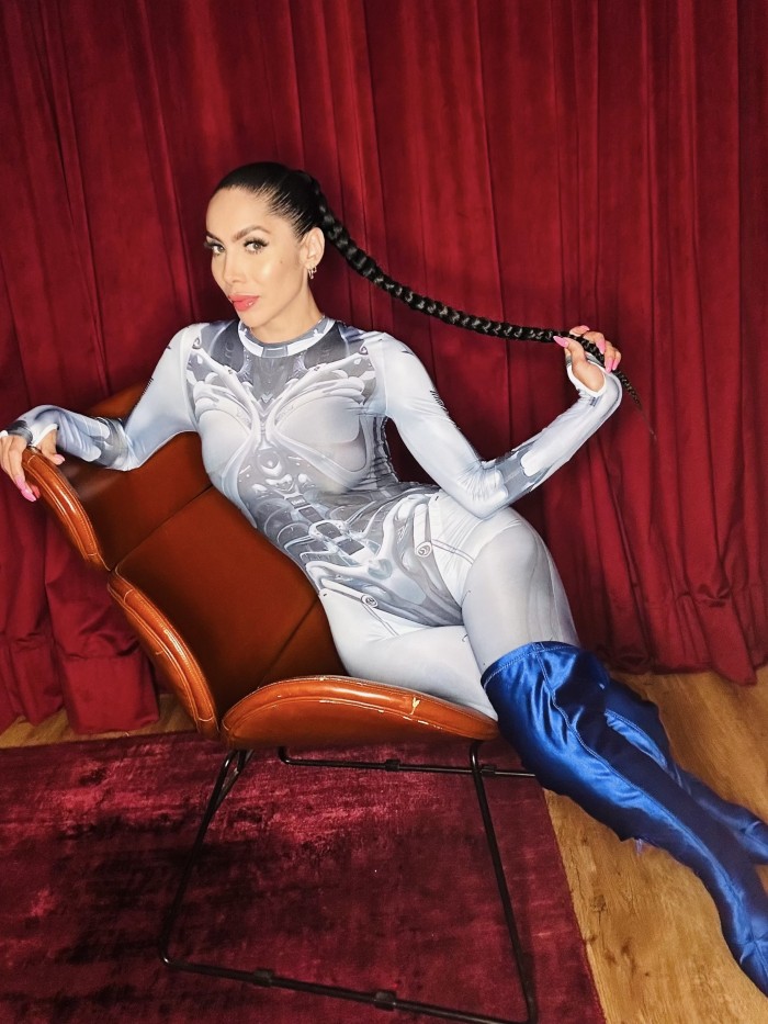 TRANSEXUAL DELUXE