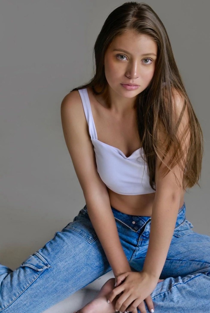 Colombiana jovencita cachonda en Las Canteras
