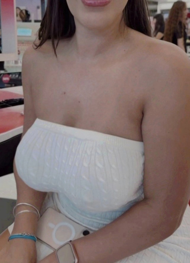 MADURA ELEGANTE MASAJISTA EN PARÓ DESPLAZÓ