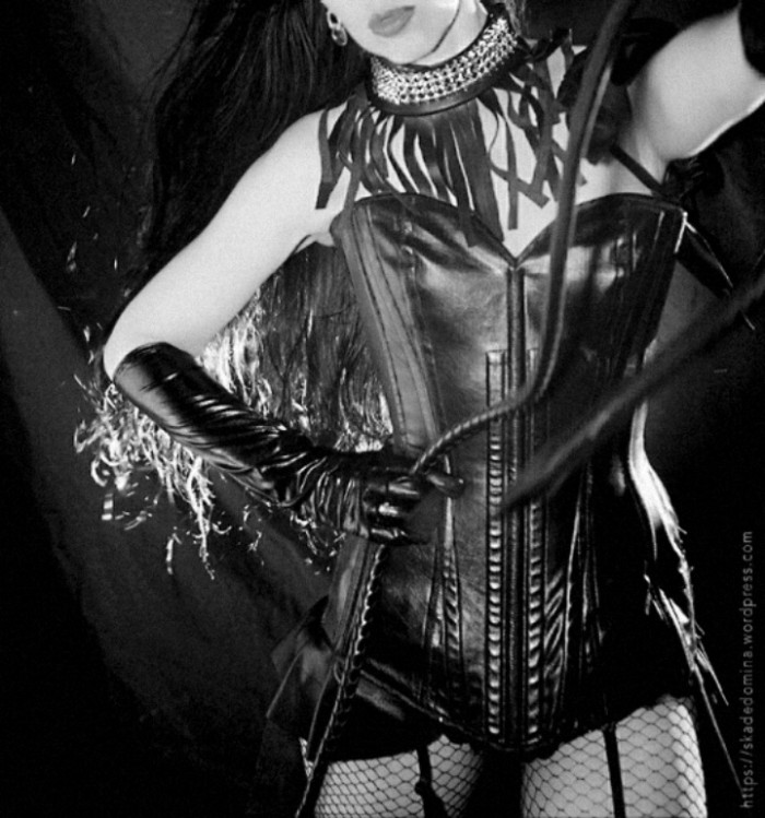 MISTRESS PROFESIONAL FEMDOM BDSM FETISH MADRID