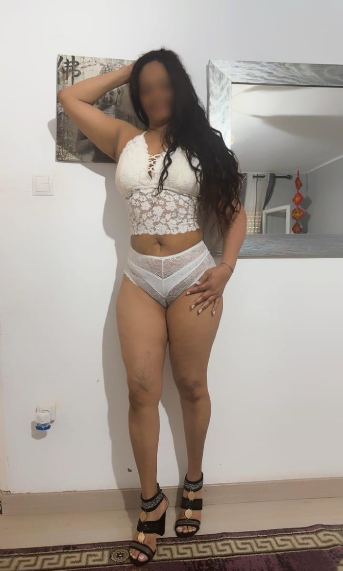 Chica madurita cachonda en Manresa