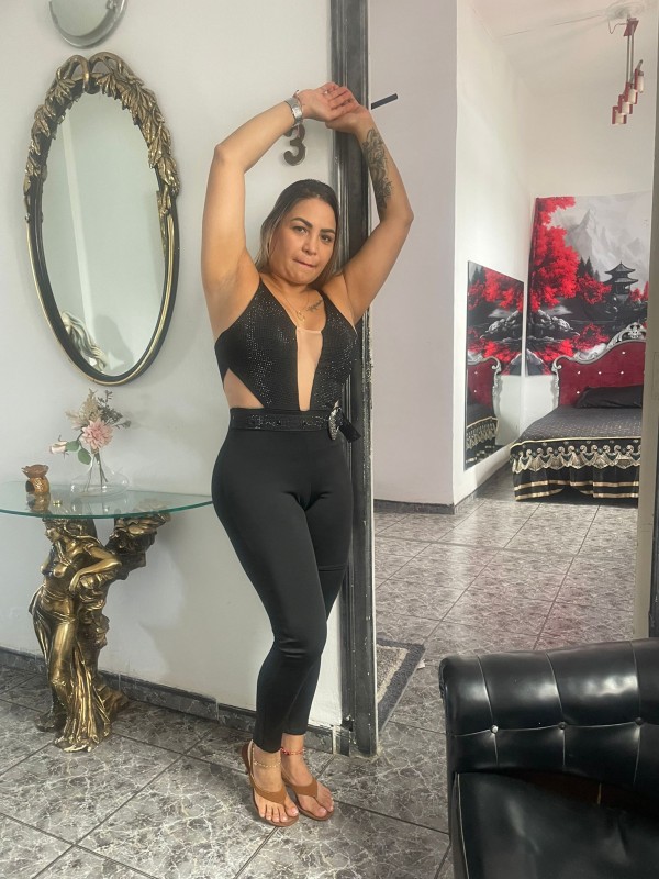 (I) QUIERO HACERTE UNA CUBANA RICA PAPI