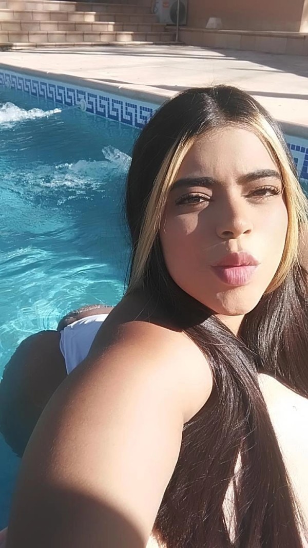 (I) MORENA, BUENAS TETAS PARA UNA CUBANA