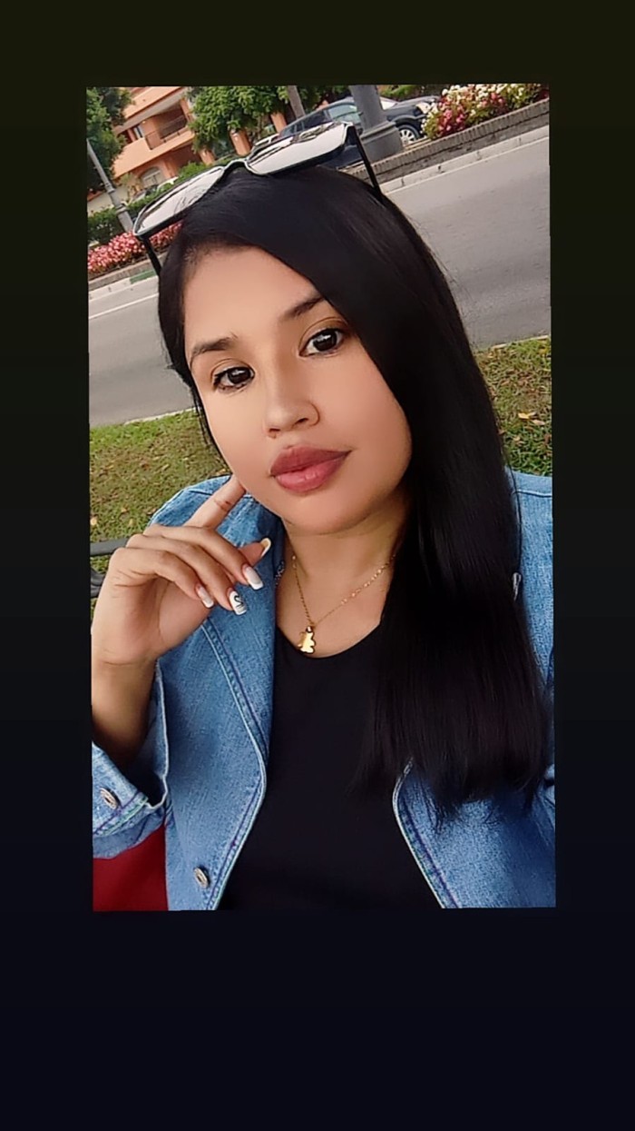 Chica tierna y sexi en (torrasa)