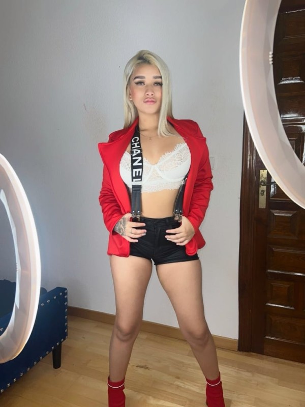 una chica super fogosa con ganitas de