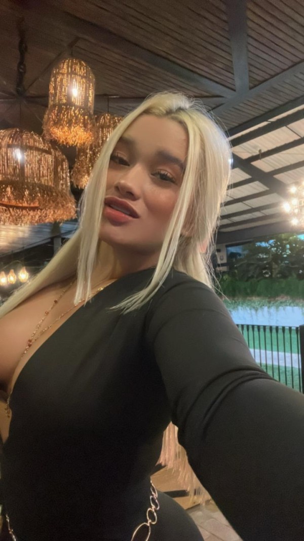 una chica super fogosa con ganitas de