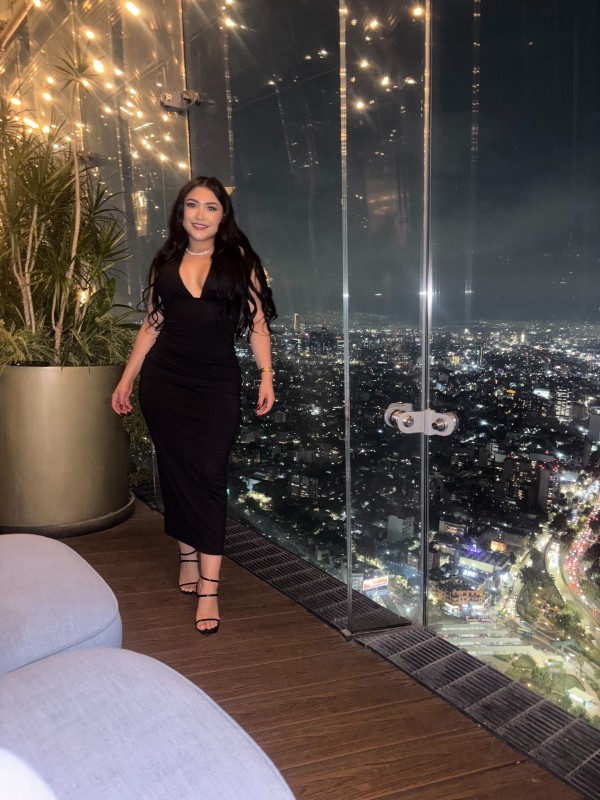 RECIÉN LLEGADA A TU CIUDAD EMILY UNA CHICA VIP