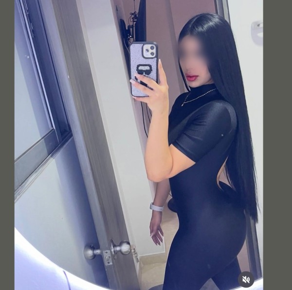 Jovencita fiestera soy súper cariñosa ven