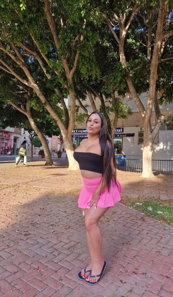 Chica fiestera ardiente y fiestera ven a mi casa