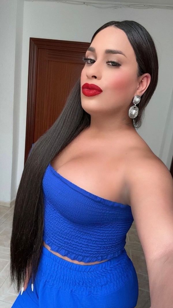 Chica fiestera ardiente y fiestera ven a mi casa