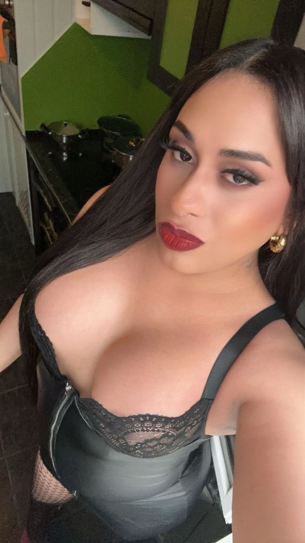 Hola koral lechera 18 cm reales te la meto en boca