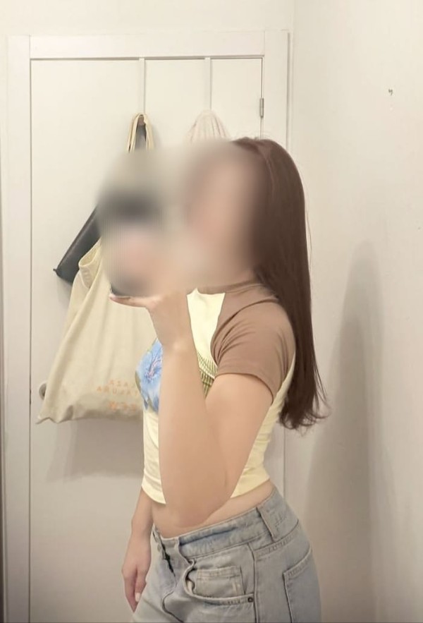 INÉS, ESPAÑOLA PARTICULAR (*MASAJISTA*) (*ZONA SANSE*)