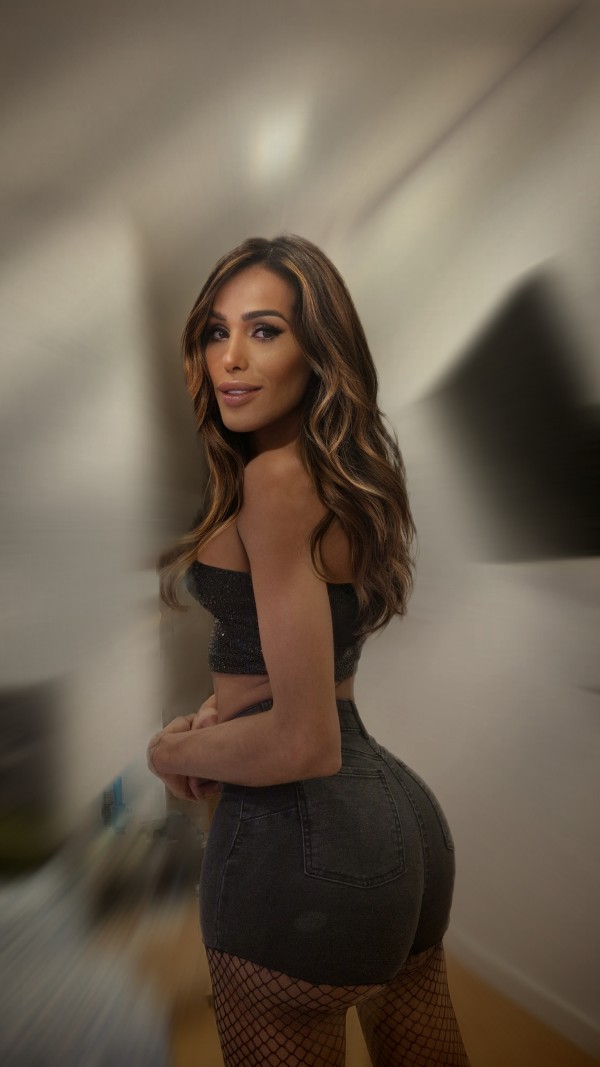 Trans femenina ,20 Cms .FIESTERA Y LECHERA. Besos con lengua