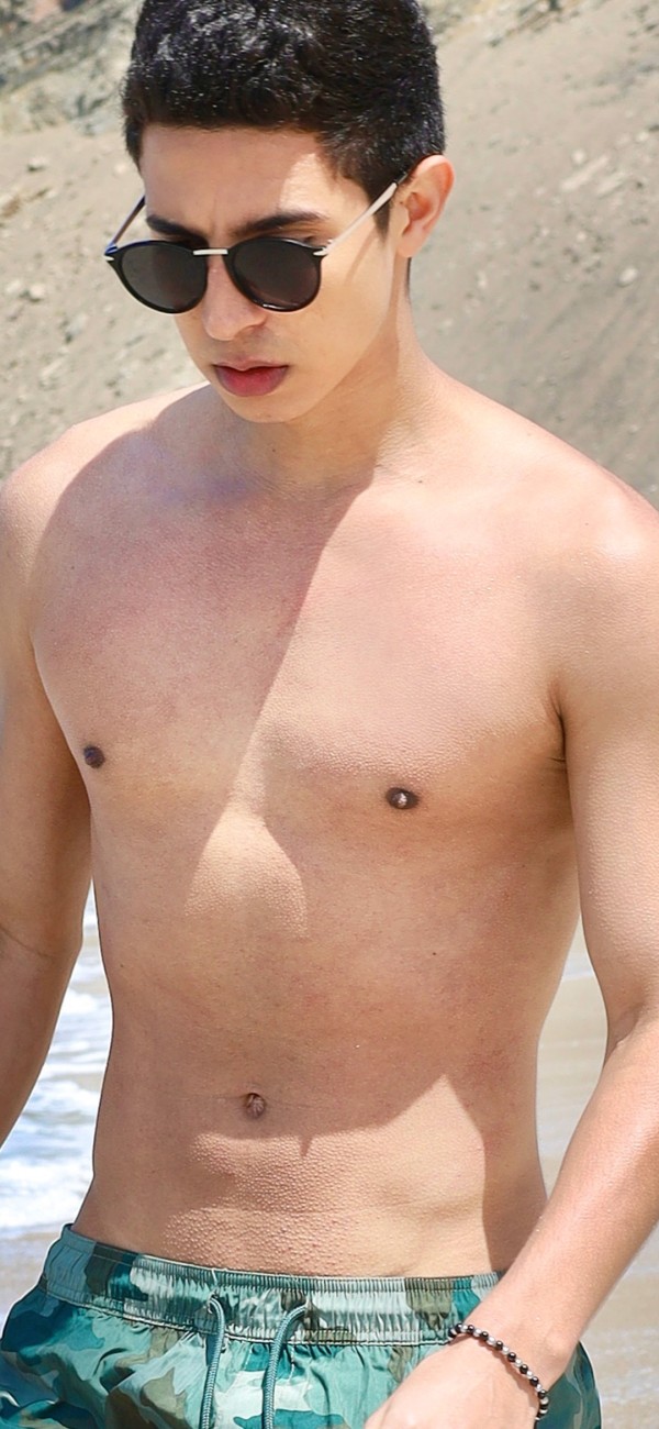 MATEO, LATINO JOVEN DE LUJO. VERSÁTIL Y SEXY