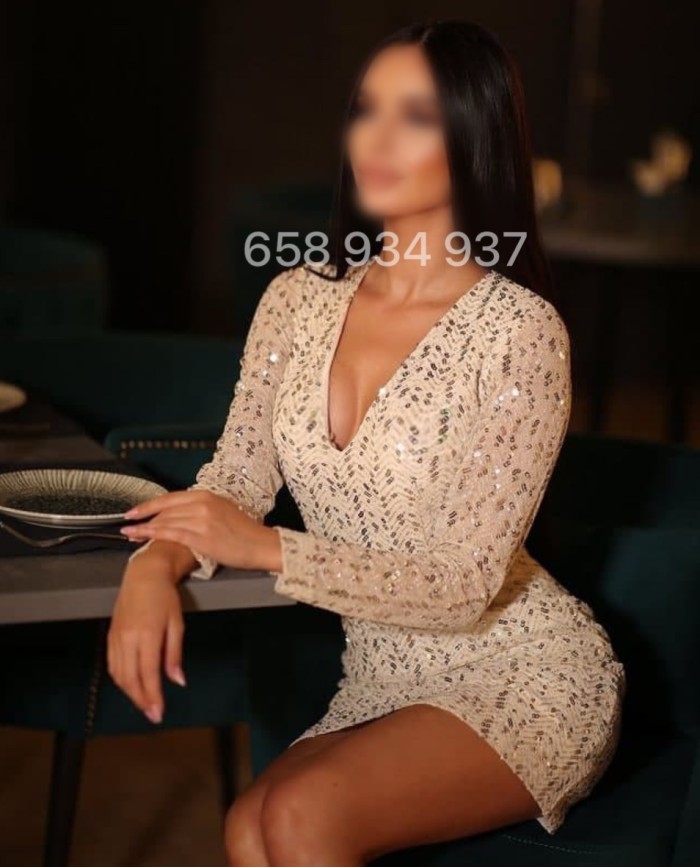 Española acompañante de lujo. 300€/hora