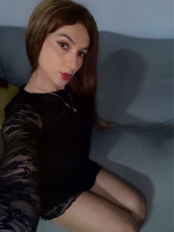 FOTOS REALES!!Trans rubia delgada sexy elegante fiestas poppers