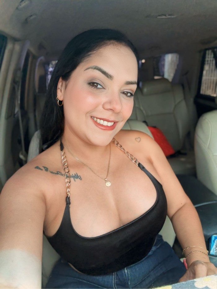 La Diosa del francés mojadita bella latina