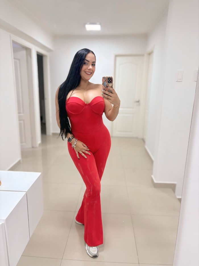 La Diosa del francés mojadita bella latina