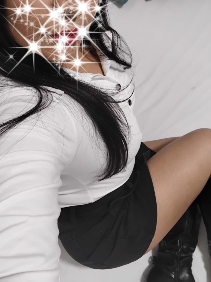 PAOLA, MAMASITA CACHONDA PERUANA EN MADRID