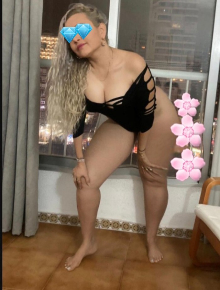 TANIA LA REINA DE LA MAMADA…