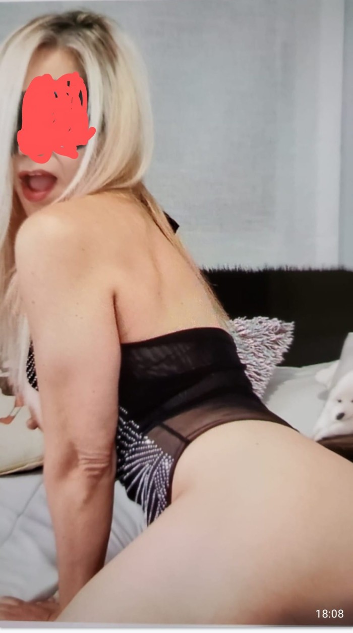 Trato de novios besos apacionados pasión sensualid