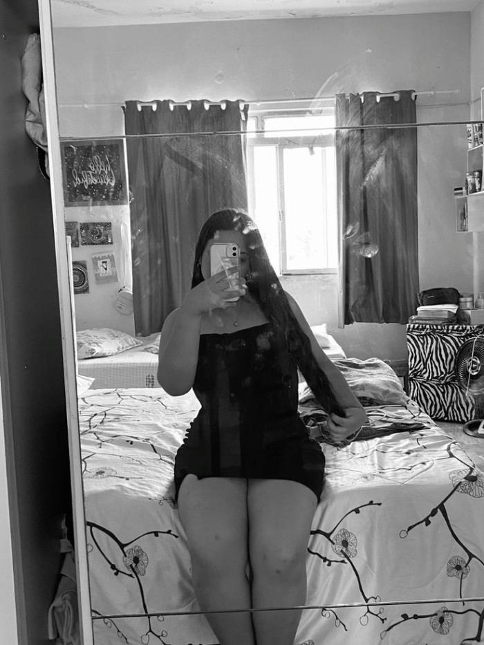 Holi bb quieres una chica muy caliente esta noche?