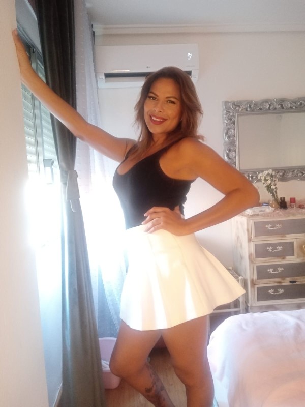 Exótica Trans muy Femenina de paso por la cuidad