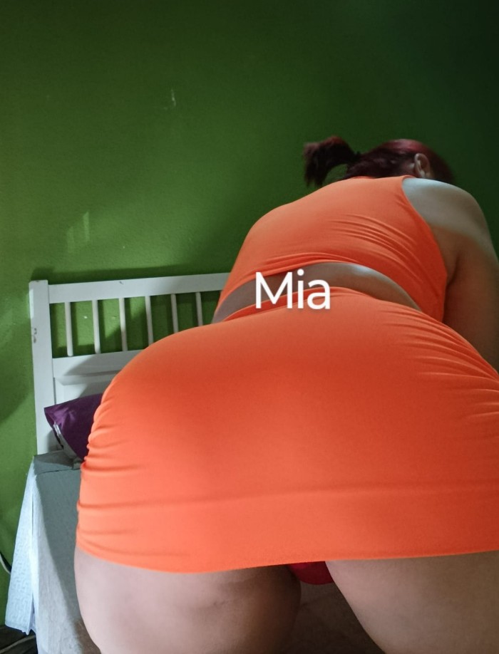 COLOMBIANA PELIRROJA CON BUENAS CURVAS