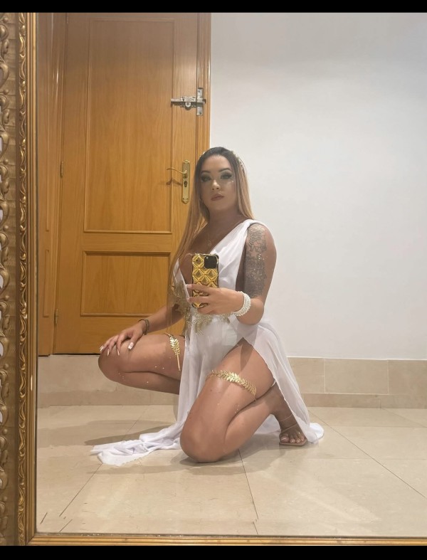 Samantha, cachonda lechera