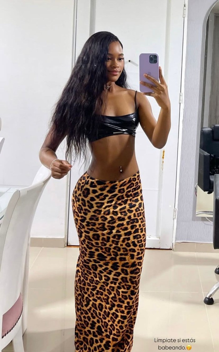 PROSTITUTA DE 19 AÑOS RECIÉN INICIADA