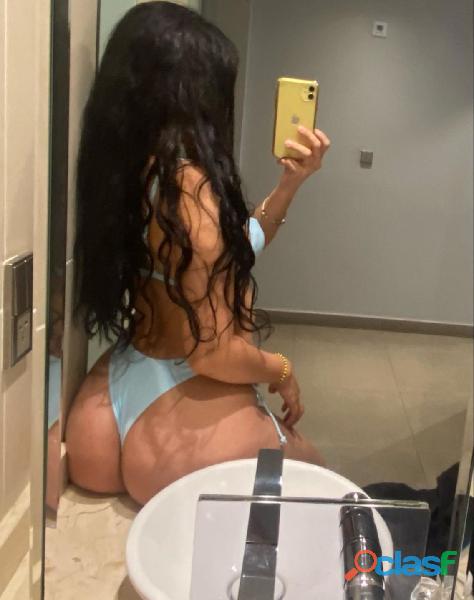 Mimosa  besó con lengua piel morena recién llegada