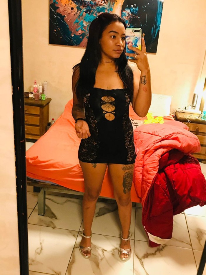 LA MAS CACHONDA CON GANAS DE HACERTE CORRER