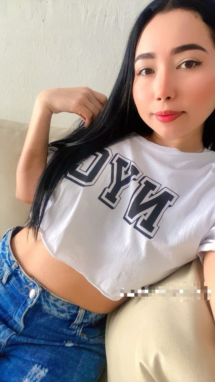 JOVENCITA MUY COMPLETA