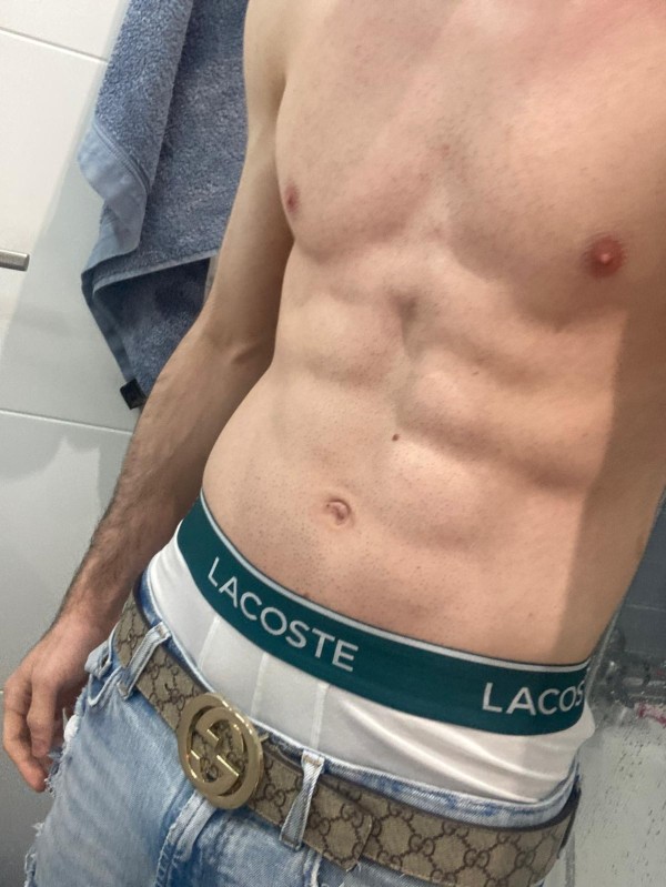 Joven hetero xxl dotado