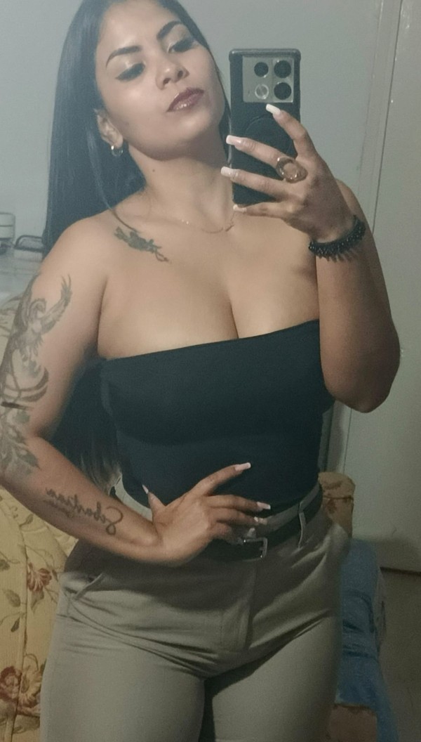 DISFRUTARAS BAJANDOME MIS LINDAS BRAGAS Y ALGO MAS