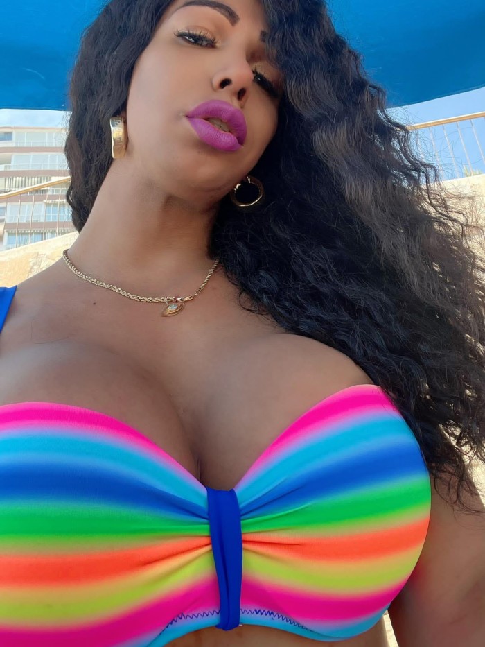 Trans latina, videollamadas, contenidos