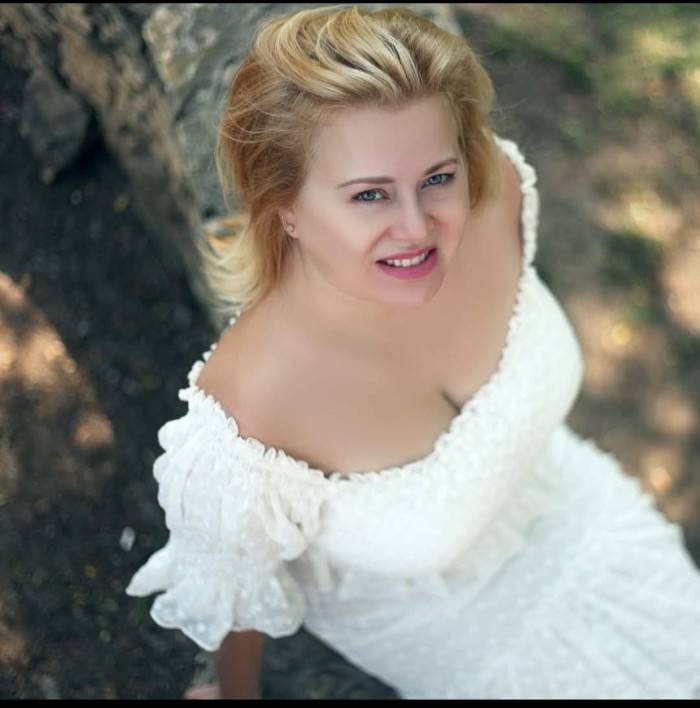 Soy tu gallega chupona sucia de mente ,pervertida