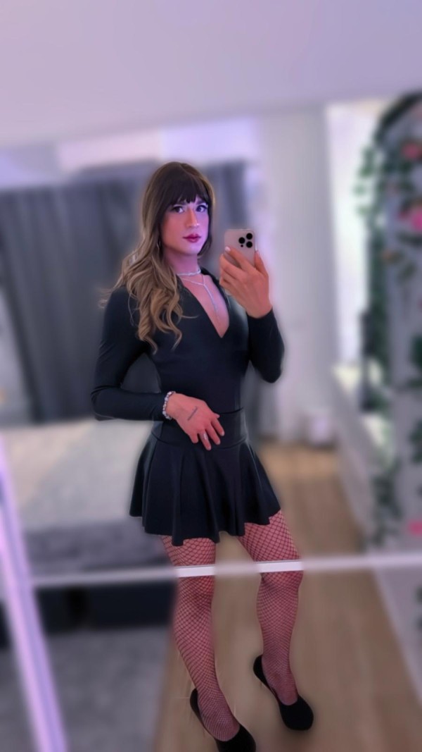 SAMANTHA IMPLICADA Y POLLONA 22CM REALES Y MUY CAÑERA, FIESTERA