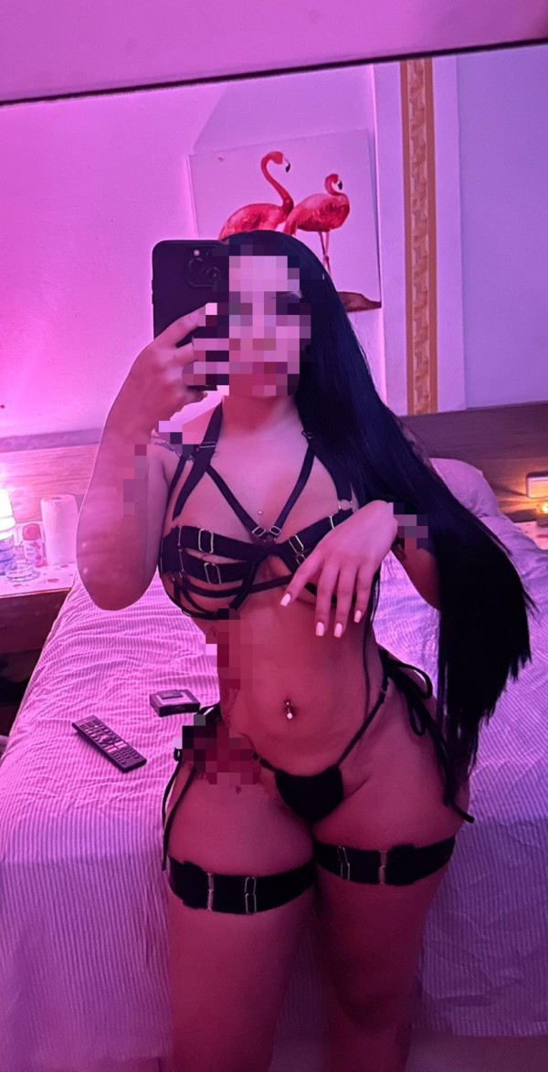 Me corro en tu boquita