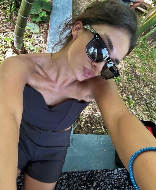 ESPAÑOLA FIESTERA , CAÑERA E IMPLICADA