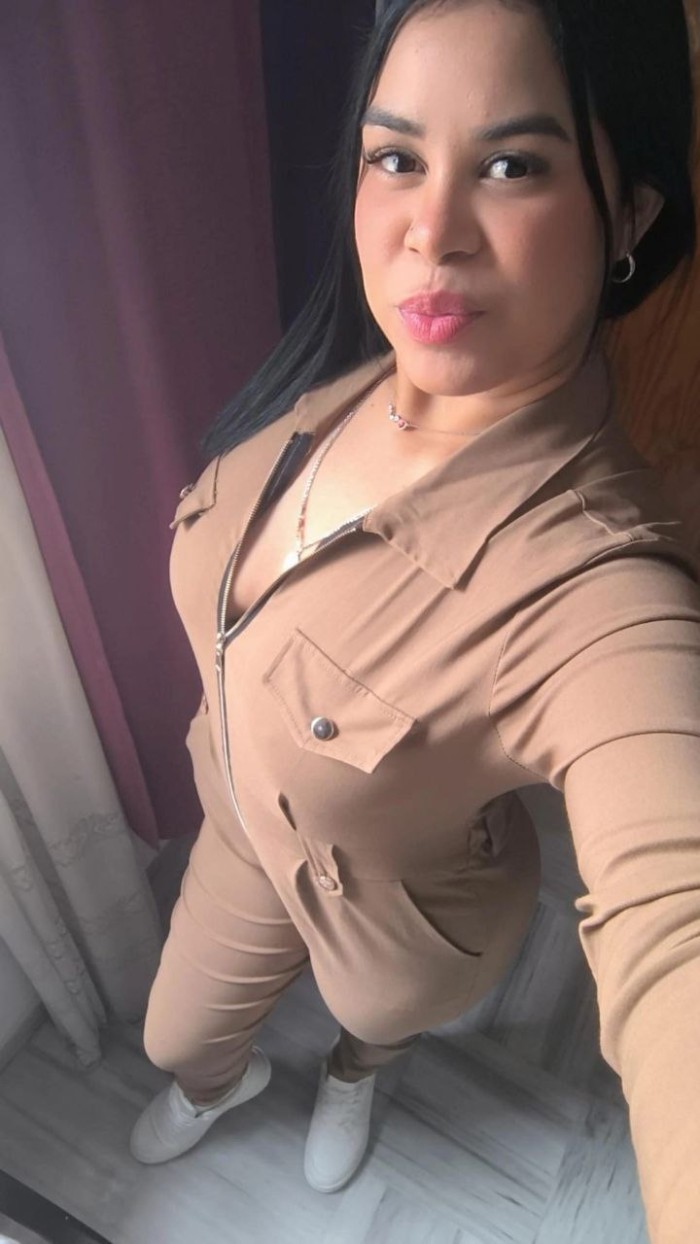 COLOMBIANA CON GANAS DE PONERTE CACHONDO