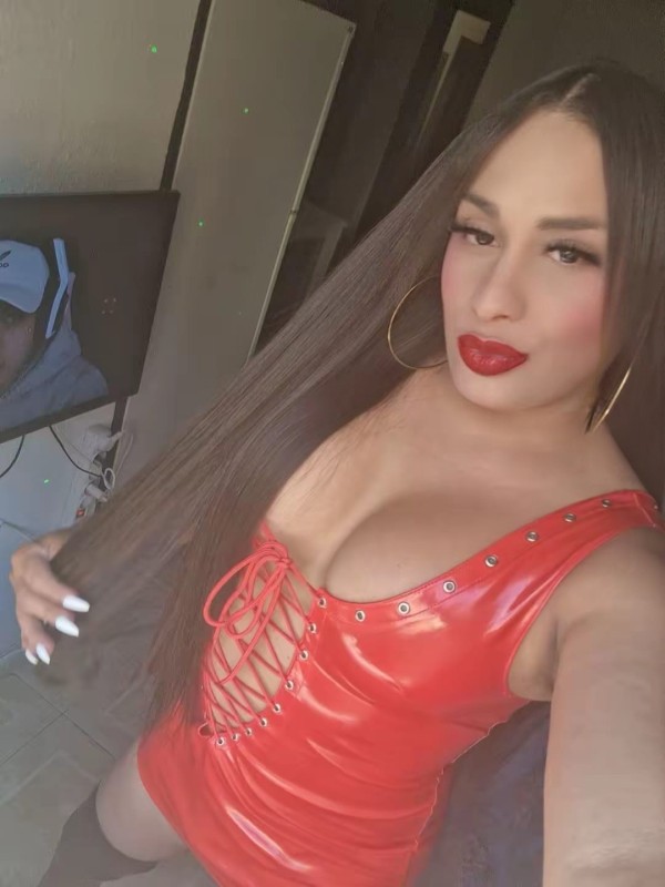 Hola koral lechera pollona hermosa mulata