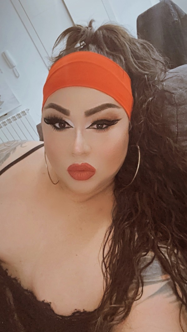 BESUCONA, LAME CULOS, DOY Y RECIBO LECHE EN BOCA, BESO BLANCO Y MEADOS